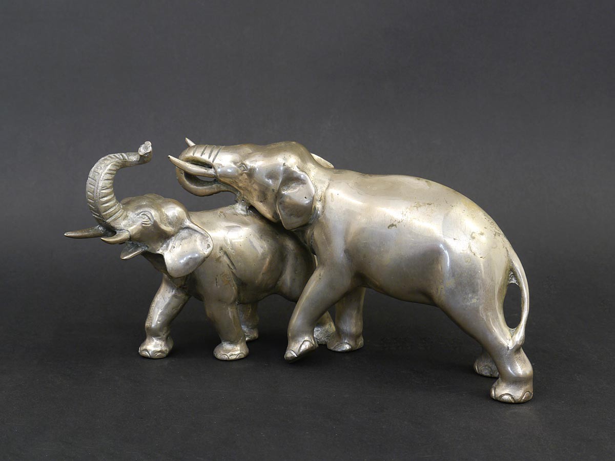 2 spielende ElefantenFiguren in silber 13x26x10cm Figuren