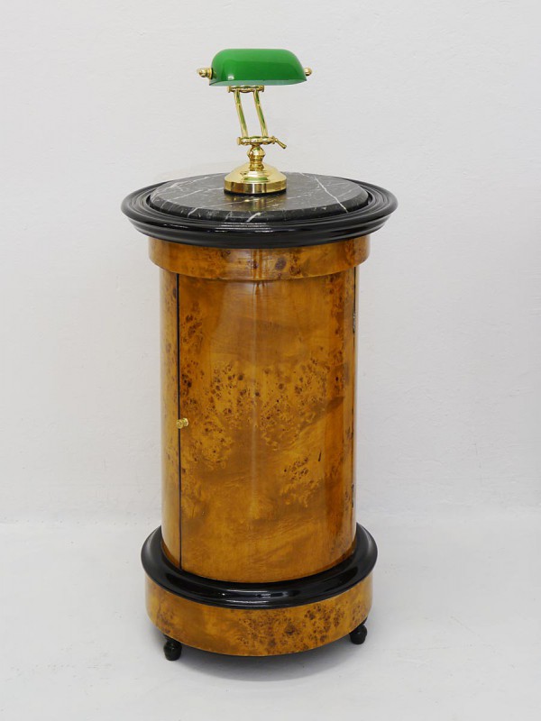 Stilvoller runder Nachtschrank im Antik Stil Kommoden und Anrichten