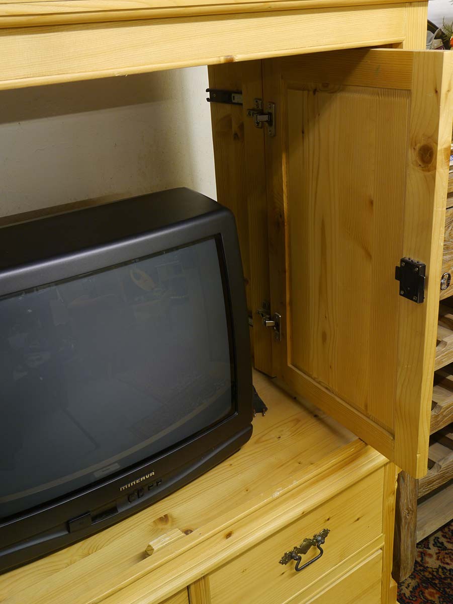 TVSchrank Medienschrank Fernsehschrank Weichholz antiken ~ TVSchrank Medienschrank Fernsehschrank Weichholz antiken ~ Tv Schrank Versenkbaren Türen