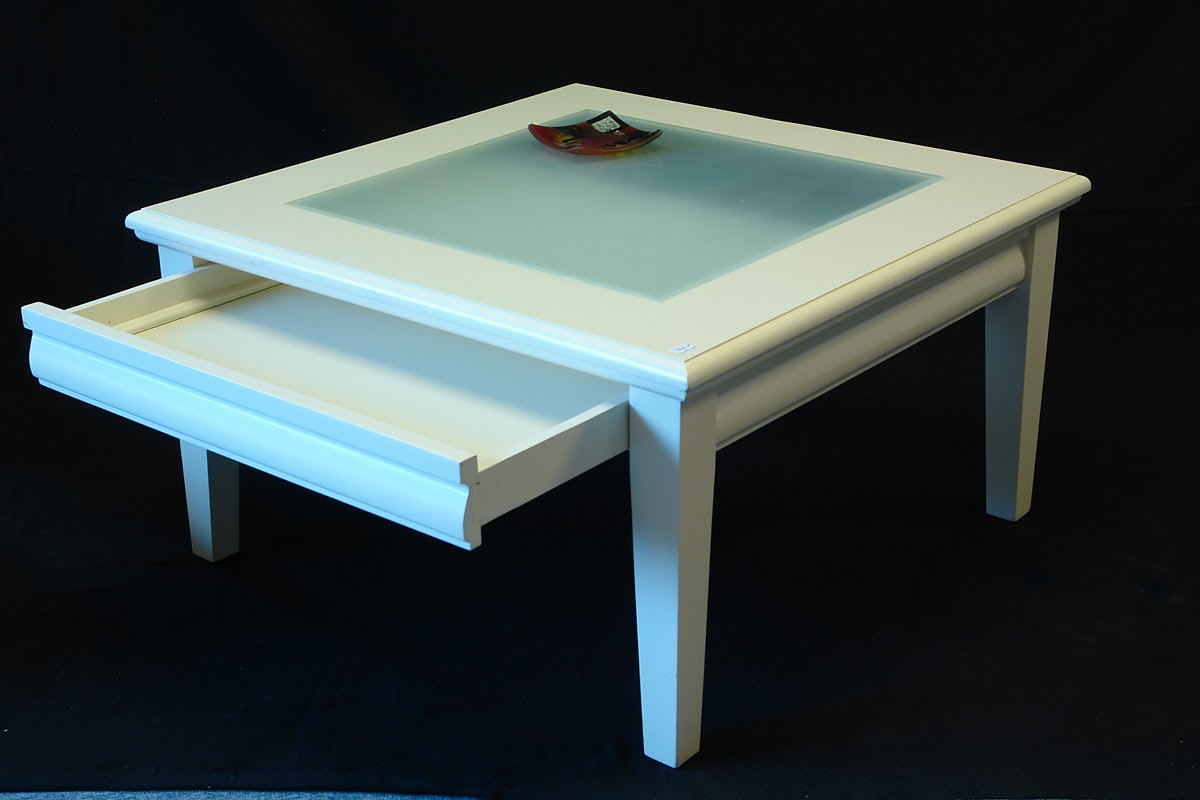 Wohnzimmertisch Massivholz in cremeweiß 50x89x89cm Tische